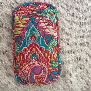 Vera Bradley Glasses Case. Excellent condition.  No noted flaws.